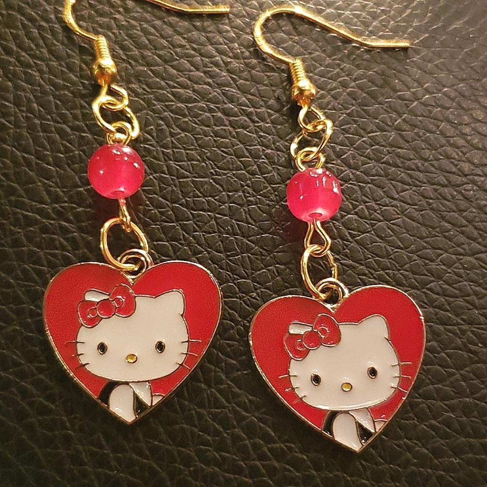 Handmade Beaded Valentine's Day Red Hello Kitty Heart Dangle Earrings - Picture 1 of 3